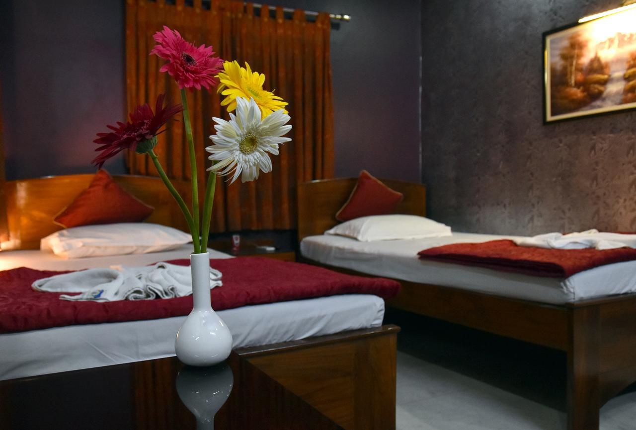 Hotel Gateway Continental Kolkata Exterior photo